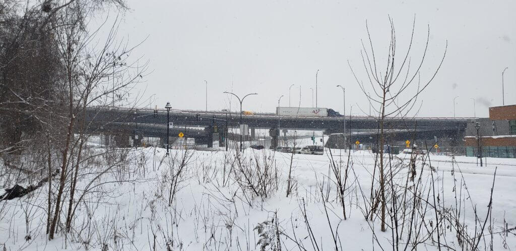 La Falaise East access entrance - Pullman street in St-Henri